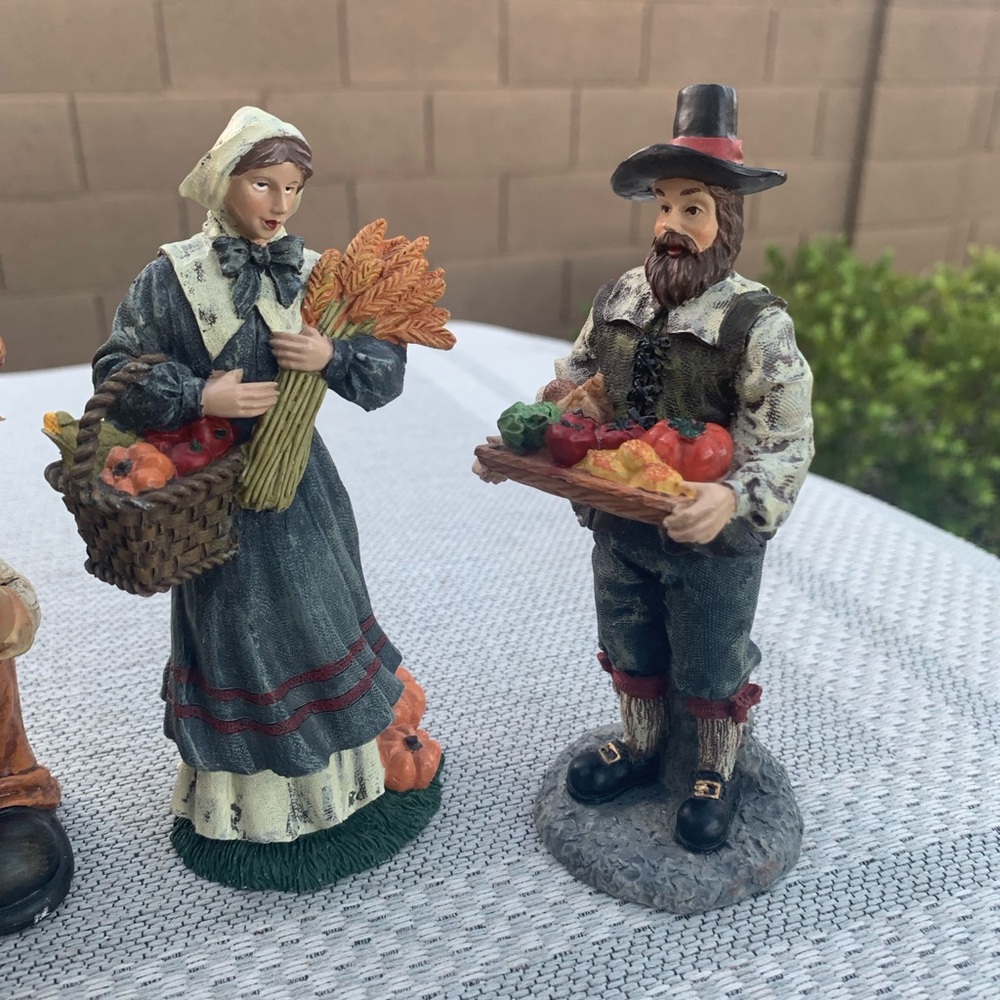 Vintage Thanksgiving Harvest Figurine Sets
You Get Six Items! Shipping same day